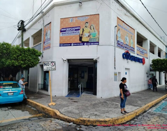 Violento asalto en Banamex de Izúcar